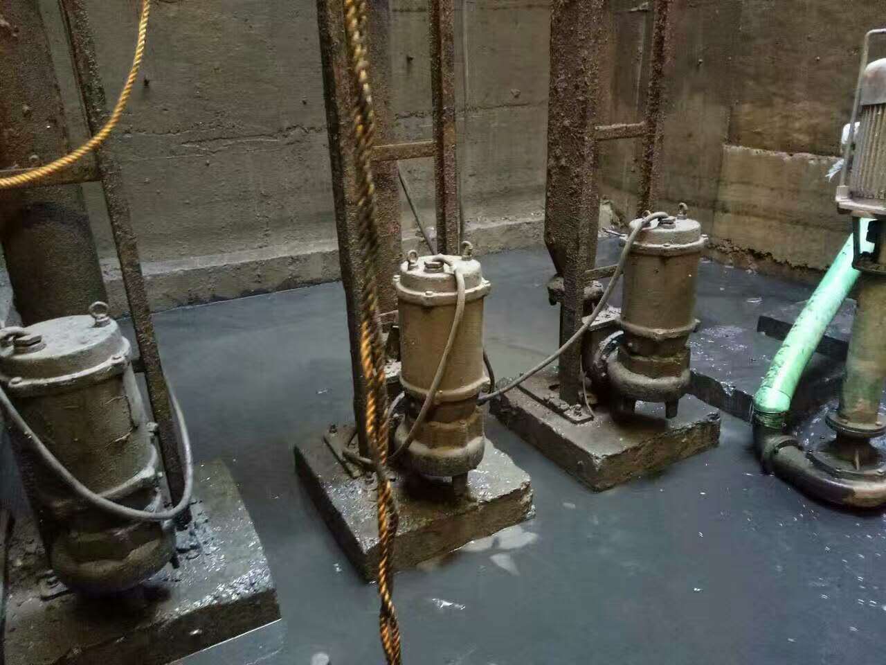 桐乡污水池清理