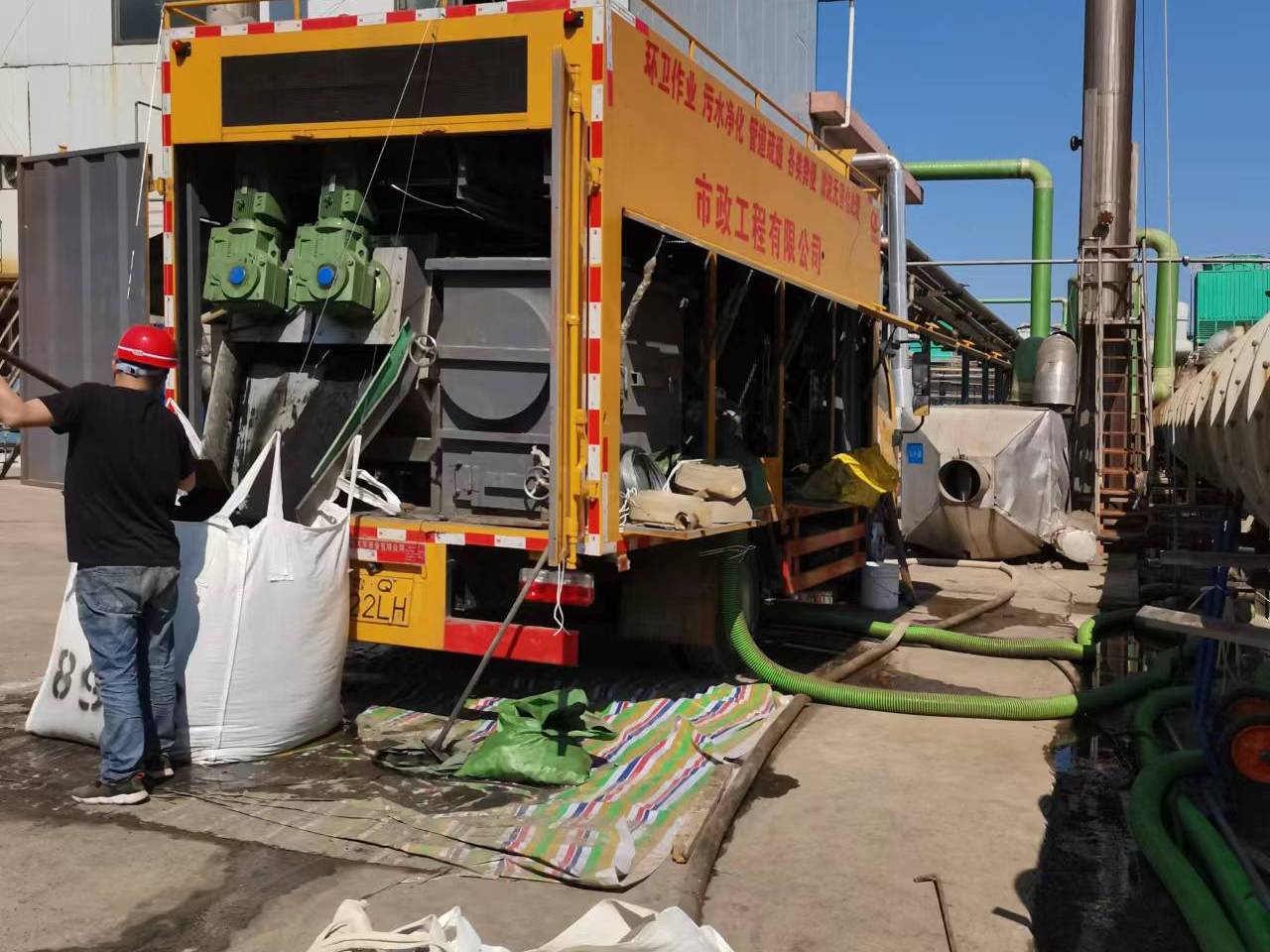 桐乡淤泥压干处理